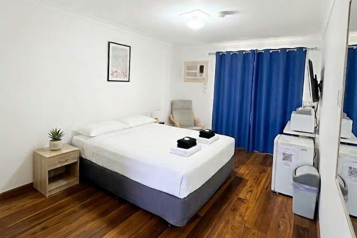 Comfort-Studio, 1 Schlafzimmer, Poolblick | Laptopgeeigneter Arbeitsplatz, kostenloses WLAN, Bettwäsche
