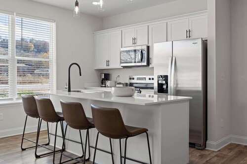 Southside Chattanooga - Chic 2BR at The Poplin