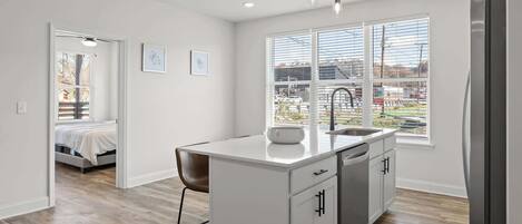 2 bedrooms, desk, iron/ironing board, WiFi