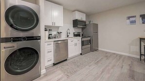 Private kitchen - Cozy Modern Loft 1BR/1BA - Peace and comfort (Houston)