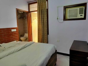 Standard Double Room, City View | Soundproofing, free WiFi - COSY Rooms (New Delhi)