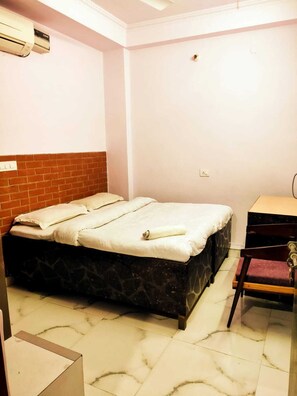 Standard Double Room, City View | Soundproofing, free WiFi - COSY Rooms  (New Delhi)