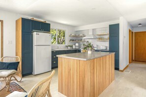 Fridge, microwave, oven, stovetop - Field of Dreams - Secluded w Sauna (Prince Edward)