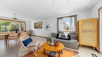 TV, fireplace, offices