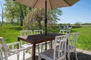 Outdoor dining - Field of Dreams - Secluded w Sauna (Prince Edward)