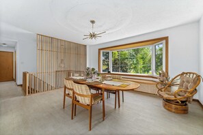 Dining - Field of Dreams - Secluded w Sauna (Prince Edward)