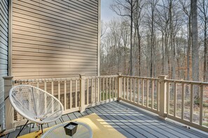 Property grounds - 19 Mi to Baltimore: Townhome in Maryland City (Maryland City)