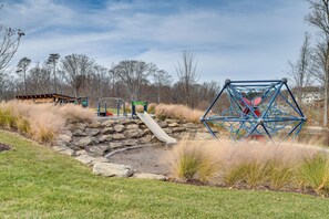 Children’s area - 19 Mi to Baltimore: Townhome in Maryland City (Maryland City)