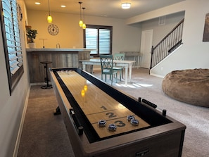 Games room - Spacious house in Monument, Mountain Views, close to USAF Academy, Nature! (Monument)