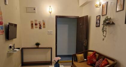 Come and Experience Cozy 1-bedroom apartment with WiFi, AC in amazing Hyderabad