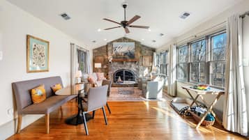 TV, fireplace, stereo, offices
