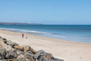 On the beach - Quiet 2-Bed Retreat with Private Courtyard (Glenelg South)