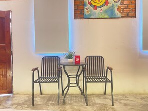 Khu vực ăn uống tại phòng