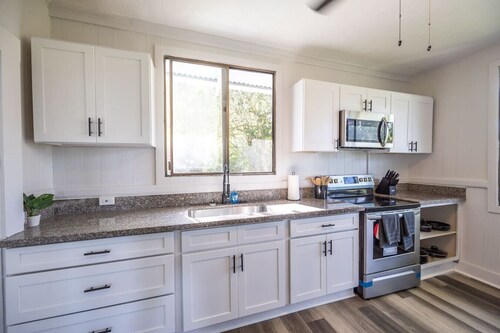 Island Getaway, Walk to Downtown Hilo