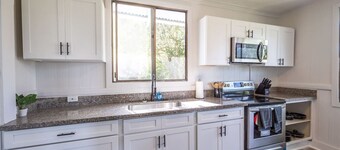 Island Getaway, Walk to Downtown Hilo