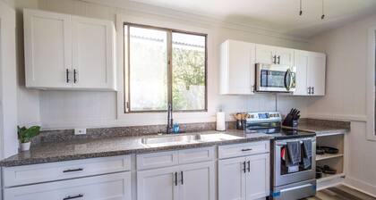 Island Getaway, Walk to Downtown Hilo