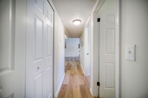 Interior - Vibrant Stay Near Museums and Beaches (Jacksonville)