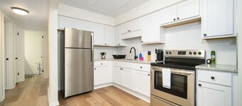 Vibrant Stay Near Museums and Beaches