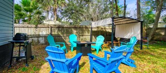 Pet Friendly Bungalow close to Historic District