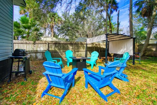 Pet Friendly Retreat Near Historic Charm