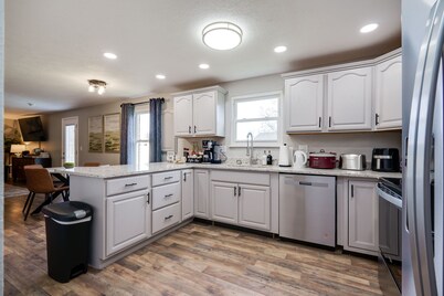 Game Room | King Bed | Near WPAFB, Airport