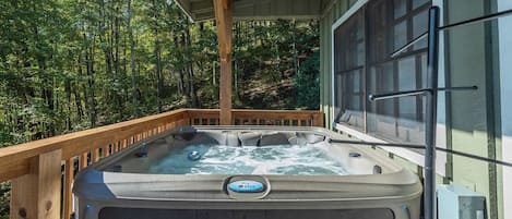 Outdoor spa tub