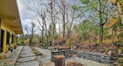 Dhauladhar Inn