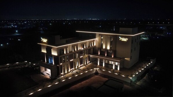 Exterior - Krishna's Courtyard - Hotel & Convention (Cuttack)