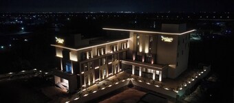 Krishna's Courtyard - Hotel & Convention