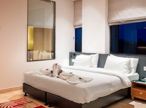 Executive Room | Frette Italian sheets, premium bedding, in-room safe, blackout drapes