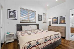 3 bedrooms, desk, free WiFi, bed sheets