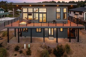 Exterior - Incredible Manzanita Escape, Indoor Sport Court, Huge Deck w/ Fire Table and Ocean Views (Manzanita)