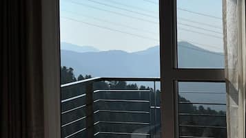 Comfort Double Room, 1 King Bed, Balcony, Mountain View | Terrace/patio