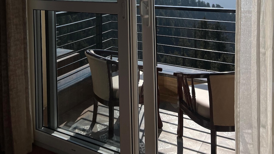 Jot Pass Hotel
