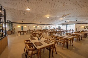 Restaurant - The Rawla Tent Resort & Spa (Garudeshwar)