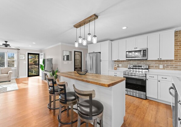 Fridge, microwave, oven, stovetop - Waking Up Norman | Lakefront Getaway w/ Kayaks, Fire Pit & Lake Views (Sherrills Ford)