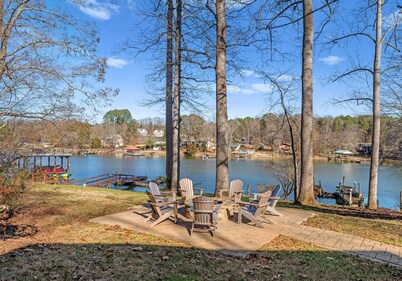 Waking Up Norman | Lakefront Getaway w/ Kayaks, Fire Pit & Lake Views