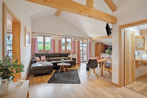 Apartment 'Waldblick' with Private Garden, Balcony and Wi-Fi