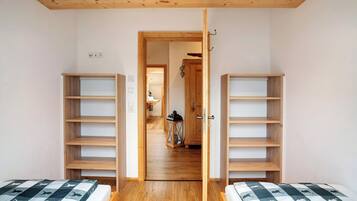 2 Schlafzimmer, BĂŒgeleisen/BĂŒgelbrett, kostenloses WLAN, BettwĂ€sche