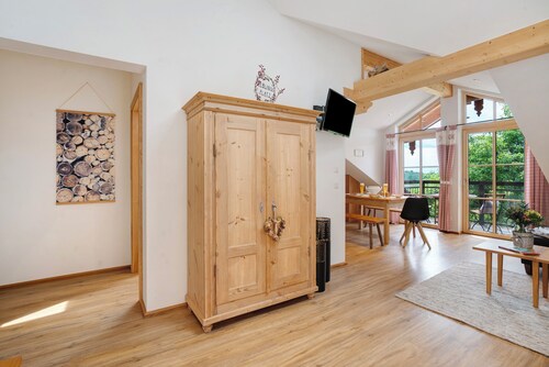 Apartment 'Neubau - Freundliche' with Mountain View, Shared Garden and Wi-Fi