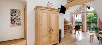 Apartment 'Neubau - Freundliche' with Mountain View, Shared Garden and Wi-Fi