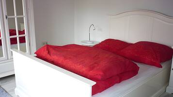 4 bedrooms, free WiFi, bed sheets