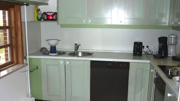 Réfrigérateur, four, plaque de cuisson, lave-vaisselle