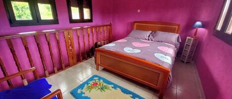 5 bedrooms, bed sheets