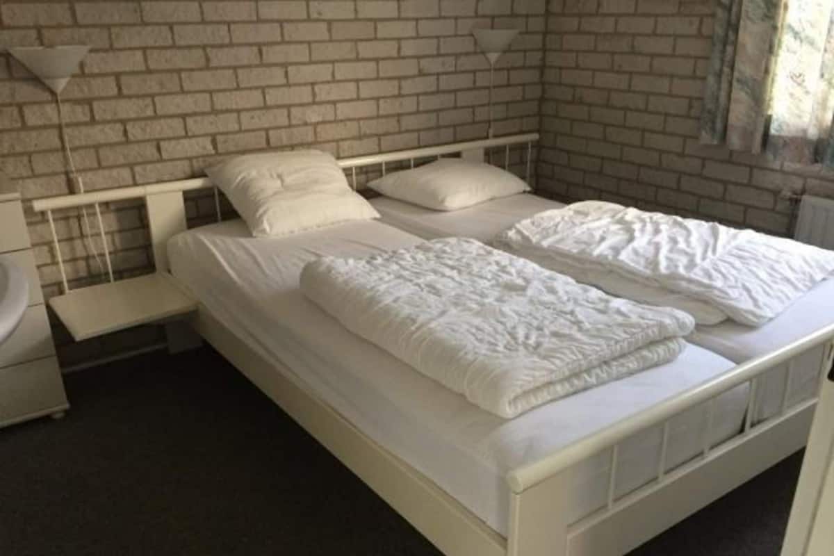 Hus Comfort - 3 sovrum | 29 sovrum, unika möbler och strykjärn/strykbräda