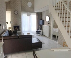 Comfort House, 3 Bedrooms | Living room - Pleasant Holiday Home With Garden (Breskens)