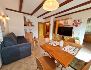 Chalet | Dining
