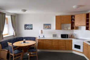 Fridge, microwave, oven, coffee/tea maker