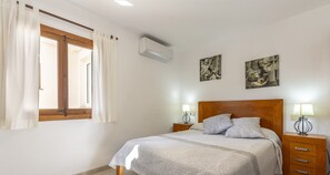 3 makuuhuonetta, silitysrauta/-lauta, ilmainen Wi-Fi