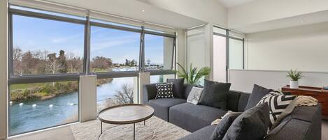 تلفزيون ذكي، كُتُب